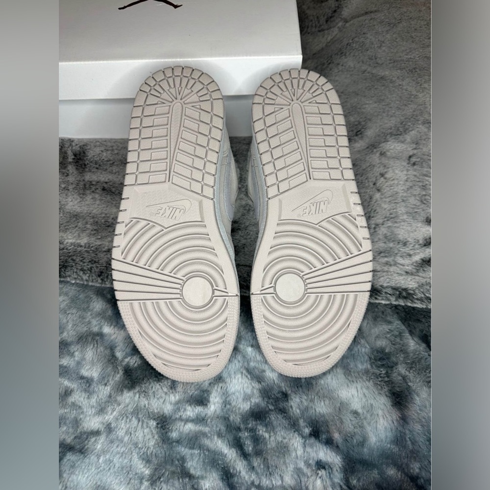 Air Jordan 1 low Sherpa - Picture 6 of 9